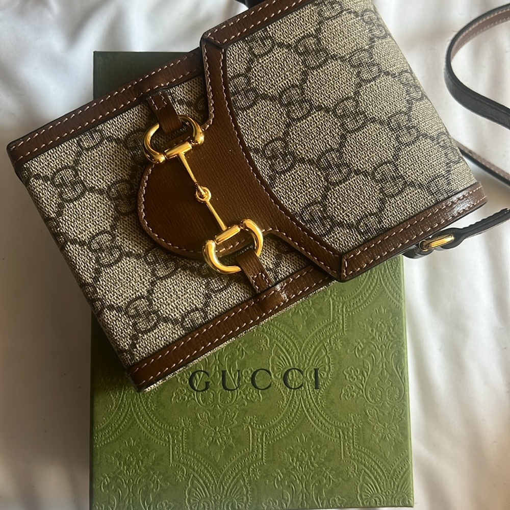 Gucci authentic - like new worn once only